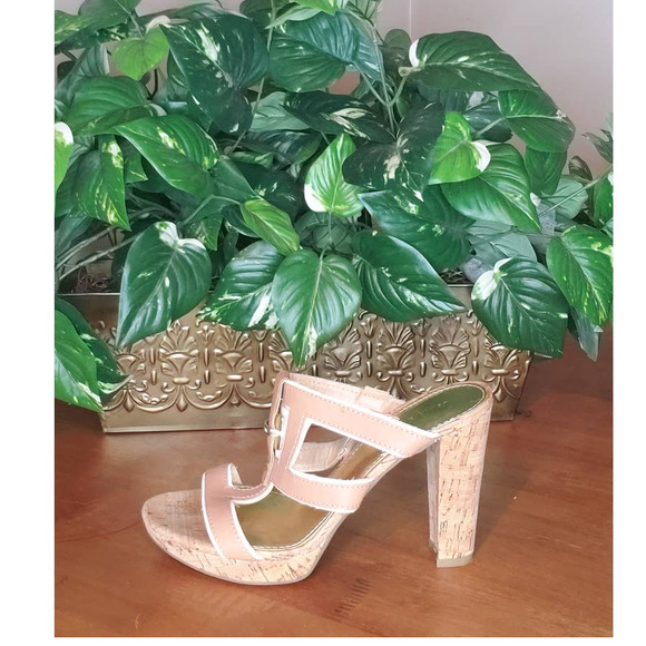 TOMMY HILFIGER - Tan and White Heeled Mules - 8M - Picture 2 of 7